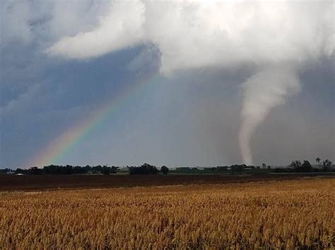 Unusual tornadoes, hail and strong winds damage rural Kansas video and pictures - Strange Sounds