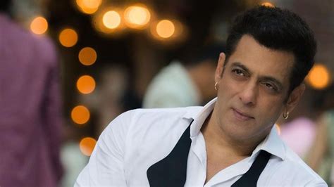 Salman Khan looks oh-so-handsome in new stills from Kisi Ka Bhai Kisi ...