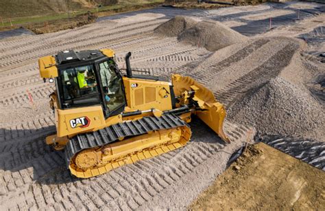 Caterpillar launches new Cat D4 Dozer with 30% better visibility | Industrial Vehicle Technology ...