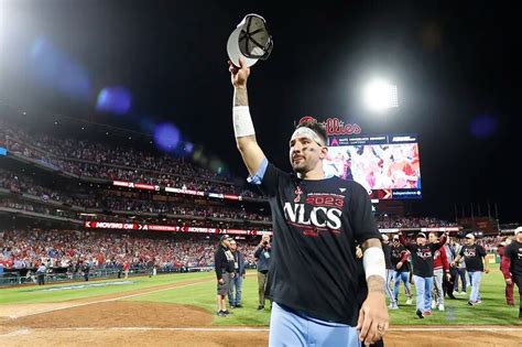 Nick Castellanos leads star turns in powering the Phillies past the Braves and back to the NLCS