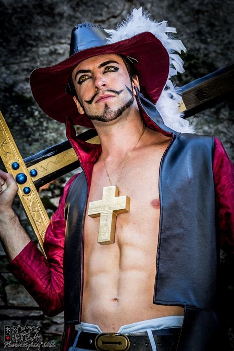 Dracule Mihawk Epic Cosplay, Cosplay Anime, Hot Cosplay, Awesome ...