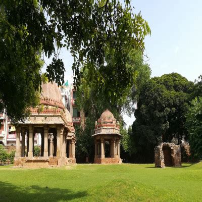 Hauz Khas Village - History, Nature & Nightlife in Delhi