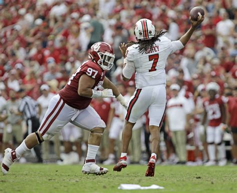 Texas Tech football team has bigger problems than the QB position