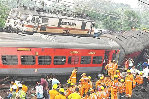 Close to 300 killed in India train crash | The Manila Times