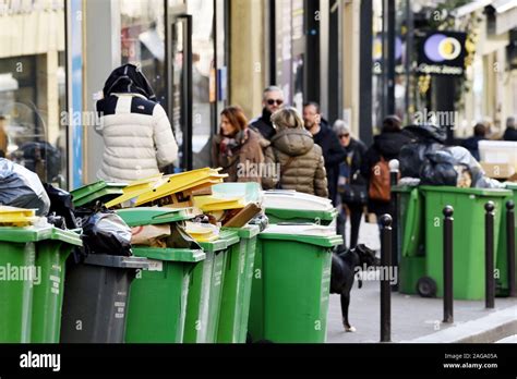 Trash cans in Paris Street - Paris - France Stock Photo - Alamy