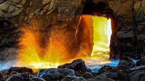 Sunset at Keyhole Arch, Pfeiffer Beach in California 2024-2025 - Rove.me