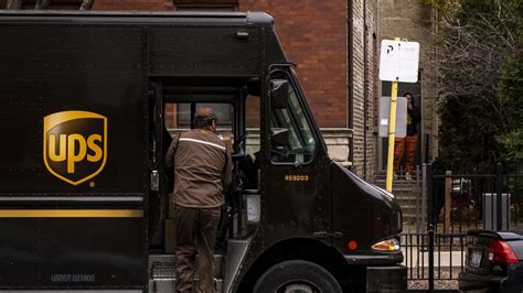 Inside UPS' boot-camp for drivers about to hit the road this holiday