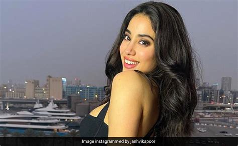 Janhvi Kapoor's New Instagram Pictures Get Love From Rumoured Boyfriend ...