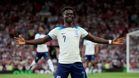 Bukayo Saka crowned England player of the year for second time in a row ...