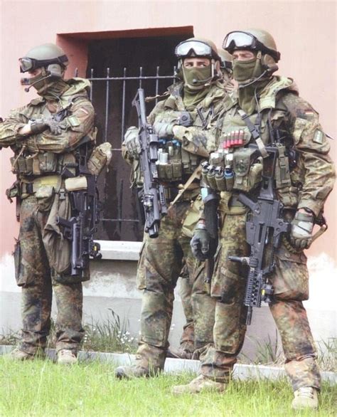 Squad goals. German KSK 🇩🇪 operators during training ...