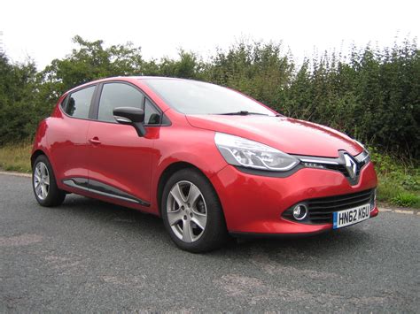 Renault Clio Dynamique MediaNav dCi 90 Stop and Start ECO road test review