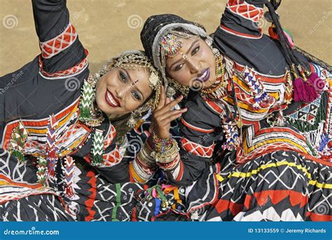 Kalbelia Dancers editorial stock image. Image of happy - 13133559