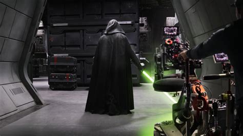 New Clip and Official Photos of Luke Skywalker from Disney Gallery: The ...