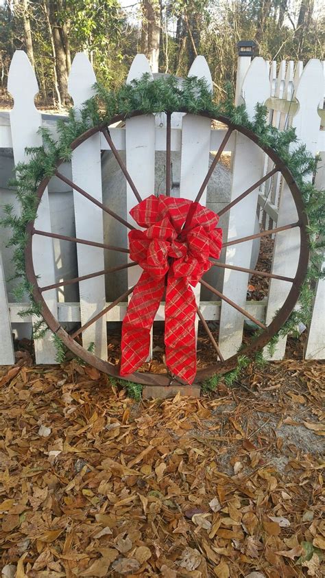 Decorate an Old Wagon Wheel for Christmas | Outdoor Xmas Decor