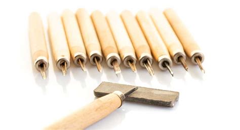 Best Carving Set: Reviews and Guide - Woodturning Tips