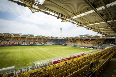 Kerkrade wil huur stadion fors verlagen om Roda JC te redden | Foto | ed.nl