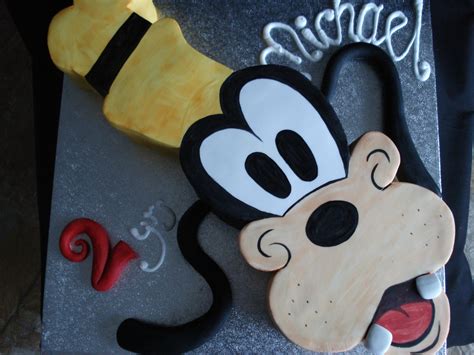 Goofy cake. | Goofy cake, Disney themed cakes, Disney cakes