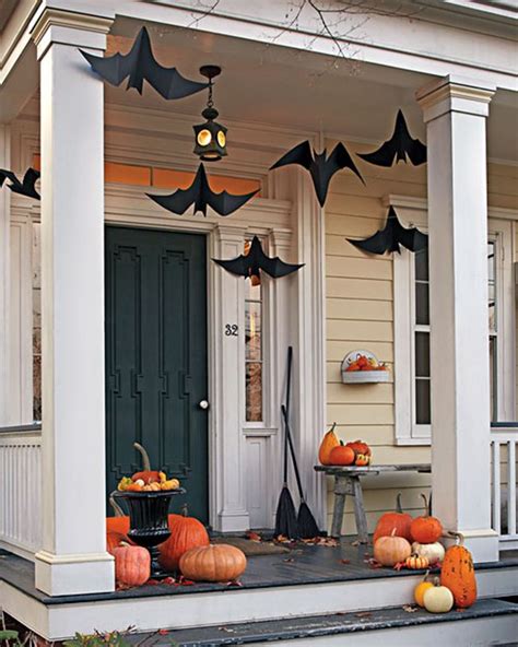 20 Simple but Effective Halloween Front Porch Ideas