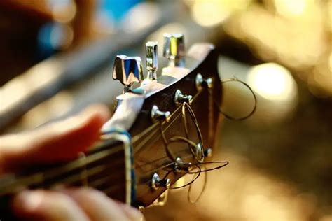 How To Tune Acoustic Guitar - 3 Proven Methods - The Music Resource