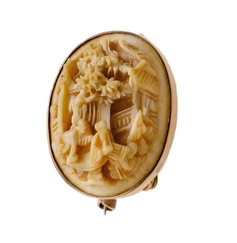 Early 1900s Carved Ivory Brooch in Pink Gold - Brooches - Jewellery