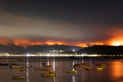 Más de 300 incendios siguen activos en Chile, con 425.000 hectáreas calcinadas