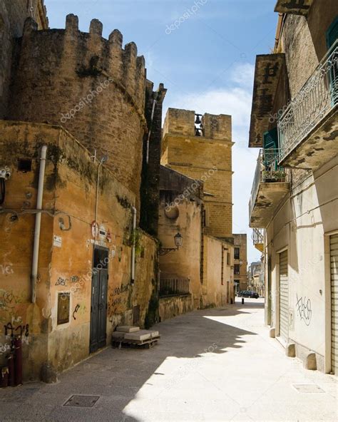 Old Town of Castelvetrano, Sicily — Stock Photo © Krivis #35946531