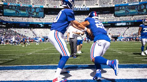 Photos: Giants vs. Bills pregame warmups