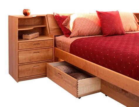 Platform Pedestal Bed | Hardwood Artisans Handcrafted Bedroom Furniture