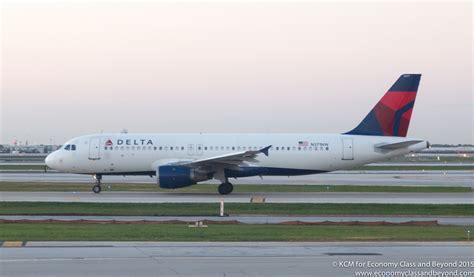 Airplane Art - Delta Air Lines Airbus A320 - Economy Class & Beyond