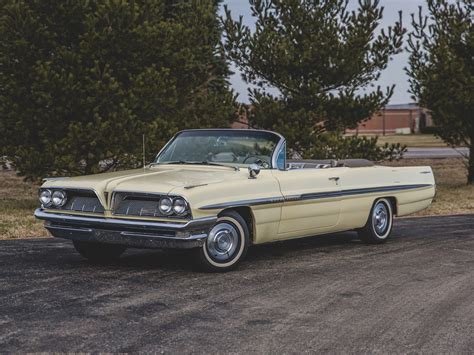 1961 Pontiac Bonneville Convertible | Auburn Spring 2018 | RM Sotheby's