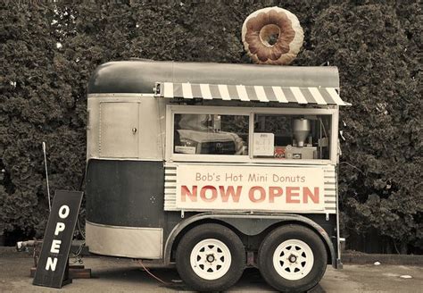 Hot mini donuts | Food truck design, Mini donuts, Food vans