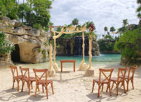 The Complete Guide to Hotel Xcaret Weddings - Hola Weddings