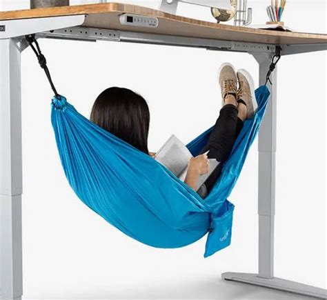 You Can Now Get A Hammock That Fits Under Your Desk So You Can Take Naps at Work – 12 Tomatoes