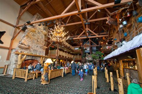 Great Wolf Lodge Niagara Falls Lobby – Punaro.com