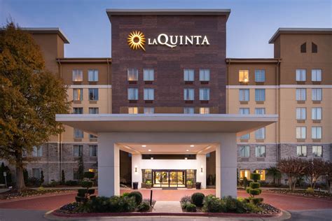 La Quinta Inn & Suites by Wyndham Atlanta Airport North | Atlanta, GA Hotels