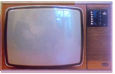 bush colour tv 1978 | Color television, Television set, Vintage television