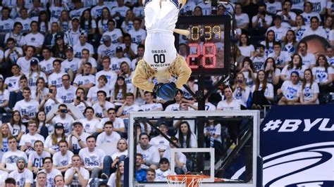 BYU mascot converts crazy slam dunk from the three-point line ...