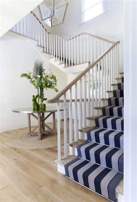 22 Beautiful Traditional Staircase Design Ideas To Must Check | The Architecture Designs