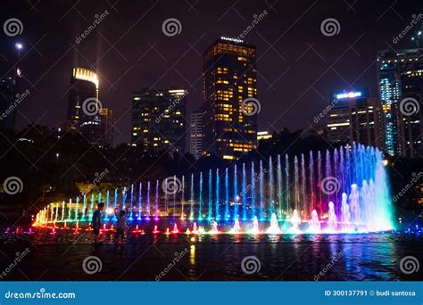 View Behind Petronas Twin Towers Kuala Lumpur Malaysia Stock Image ...