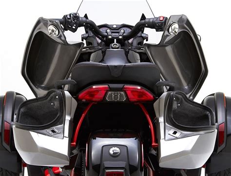 Corbin Shows Can-Am Spyder F3 Saddlebags, They're Bigger than the OEM Ones - autoevolution