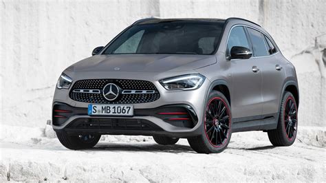 2021 Mercedes GLA Debuts With 302-HP AMG 35, Car Wash Function - Car in ...