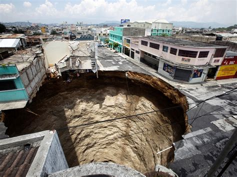 Pictures: Giant Sinkhole Pierces Guatemala