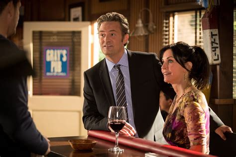 Courteney Cox, Matthew Perry reunite on ‘Cougar Town’