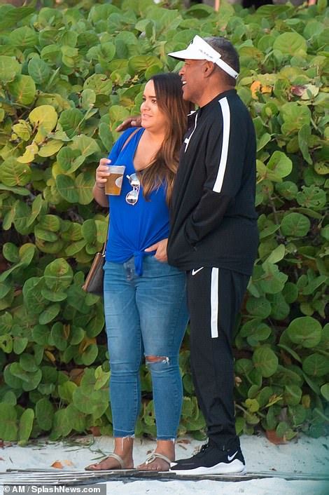 PICS: OJ Simpson spends Thanksgiving with children Justin and Sydney - I Know All News