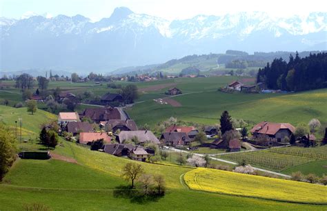 File:Village of Englisberg, south-eastern view towards the Gantrisch ...