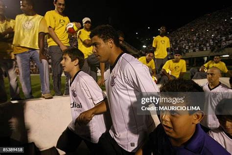 69 Ronaldo Nazario Soccer Player Injury Stock Photos, High-Res Pictures ...