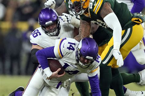 Green Bay Packers 37, Minnesota Vikings 10: Vikings’ playoff hopes end on Sunday Night Football ...