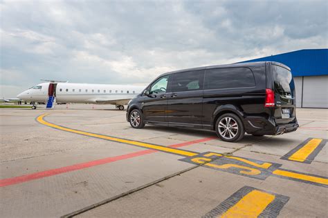 Luxurious Private Airport Transfer | Reykjavik to Keflavik Airport in a new Mercedes Benz V-class lu