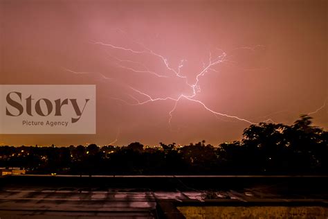 London lightning storm | Story Picture Agency