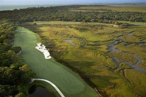 The 7 Most Beautiful Golf Courses in Florida